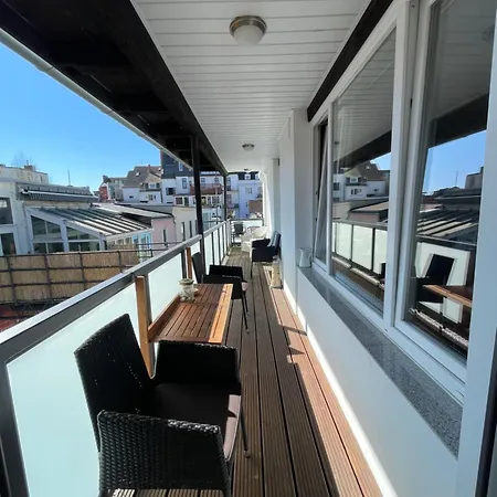 Patio 3 *